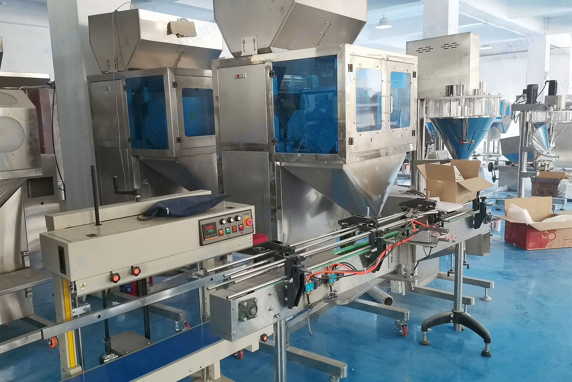 自動定量灌裝機是一種專門用於顆粒粉末、液體膏體等物料定量灌裝的設備